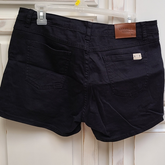 Shorts - Picture 2 of 6